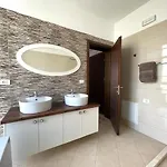 Farka Luxury 地拉那